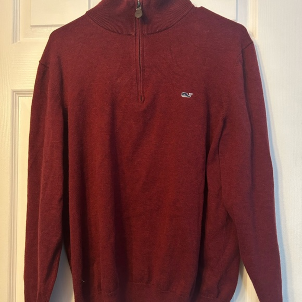 Vineyard Vines Men's medium 1/4 Zip Dark Red
100% Cotton Knit Pullover Sweater